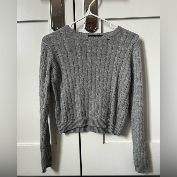 Brandy Melville Grey Cable Knit + V Neck Sweaters - Picture 3 of 4
